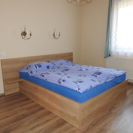Petra Apartmanhaz Badacsonytomaj Exterior photo
