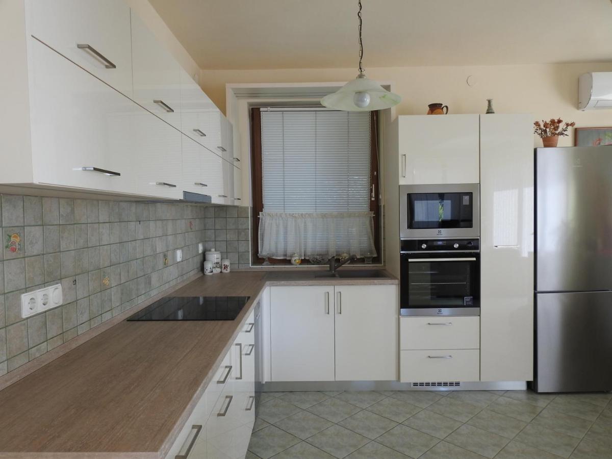 Petra Apartmanhaz Badacsonytomaj Exterior photo
