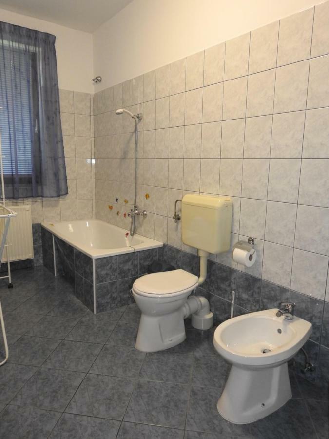Petra Apartmanhaz Badacsonytomaj Exterior photo